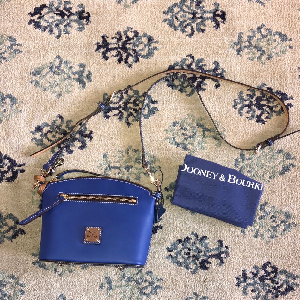 ❌SOLD❌ NWT Dooney & Bourke Beacon Domed Crossbody - Picture 4 of 8